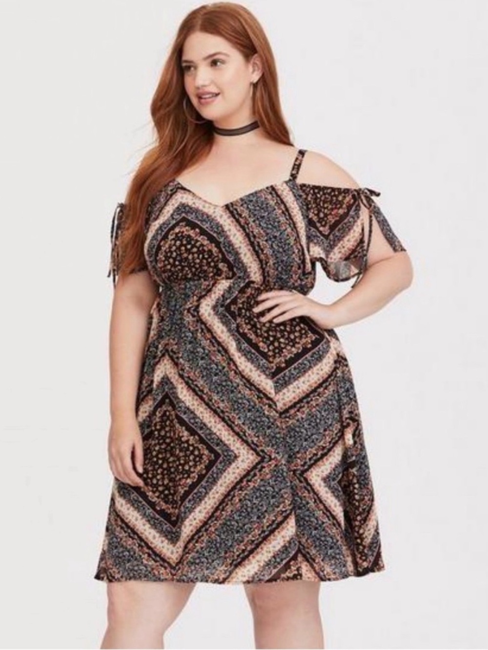 Torrid Black Cream Floral A-Line Dress Knee Length V-Neck Cold Shoulder Size 1